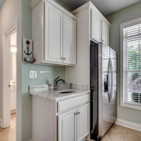 Lovely Volot סן טרופז