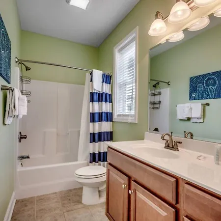 Lovely Volot * סן טרופז