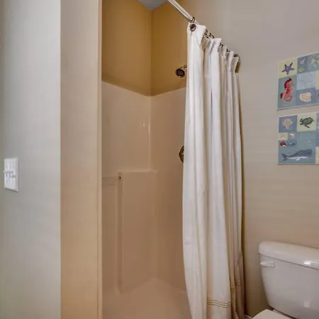 Lovely Volot סן טרופז