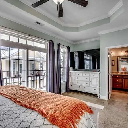 Lovely Volot * סן טרופז