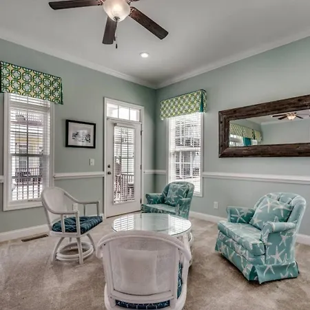 Lovely Volot * סן טרופז