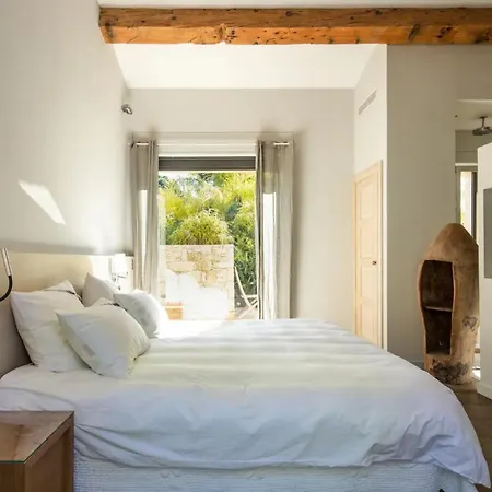 Semesterbostad Lovely Villa Volot